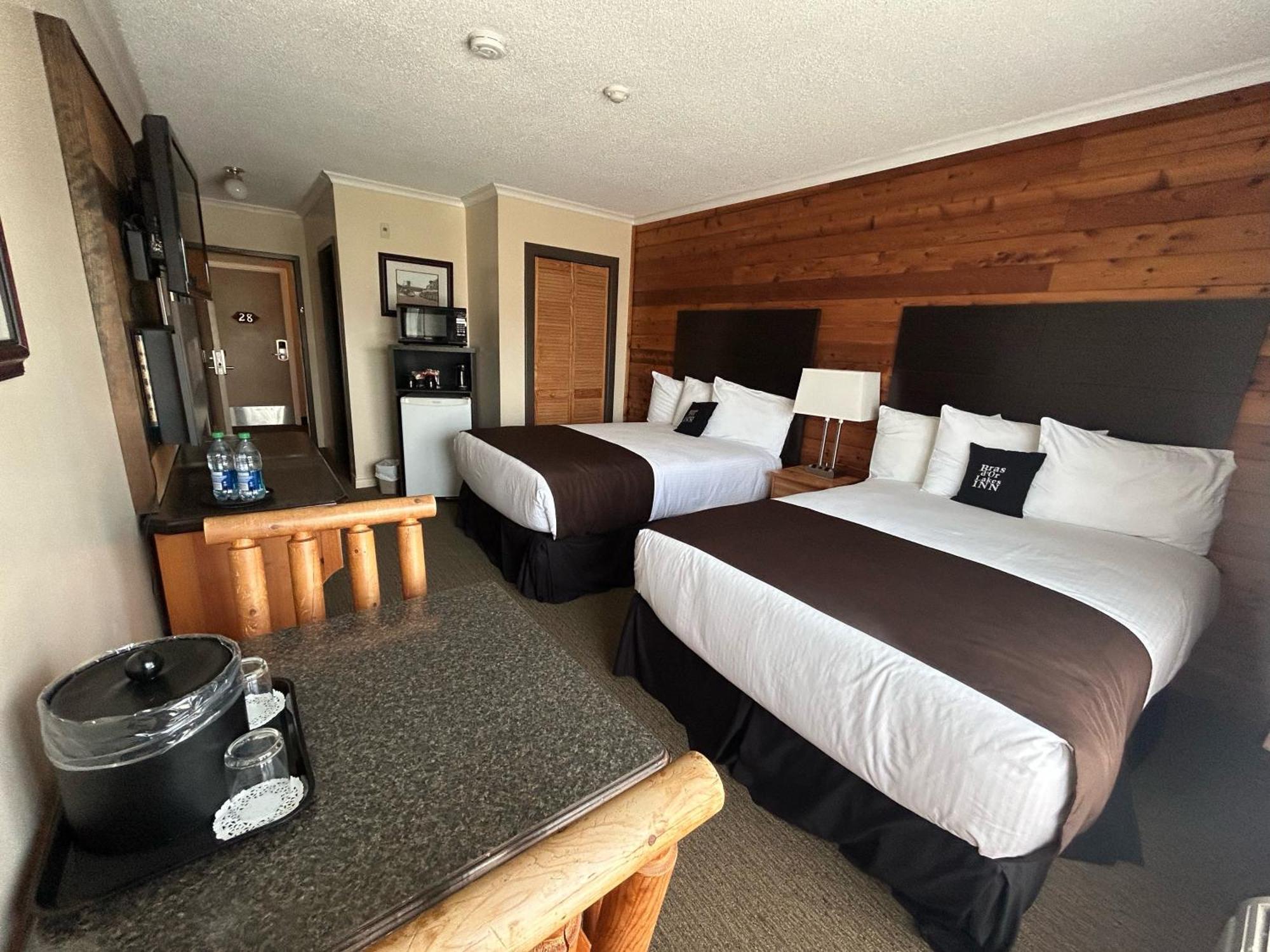 Bras D'Or Lakes Inn Сейнт-Питерс Экстерьер фото